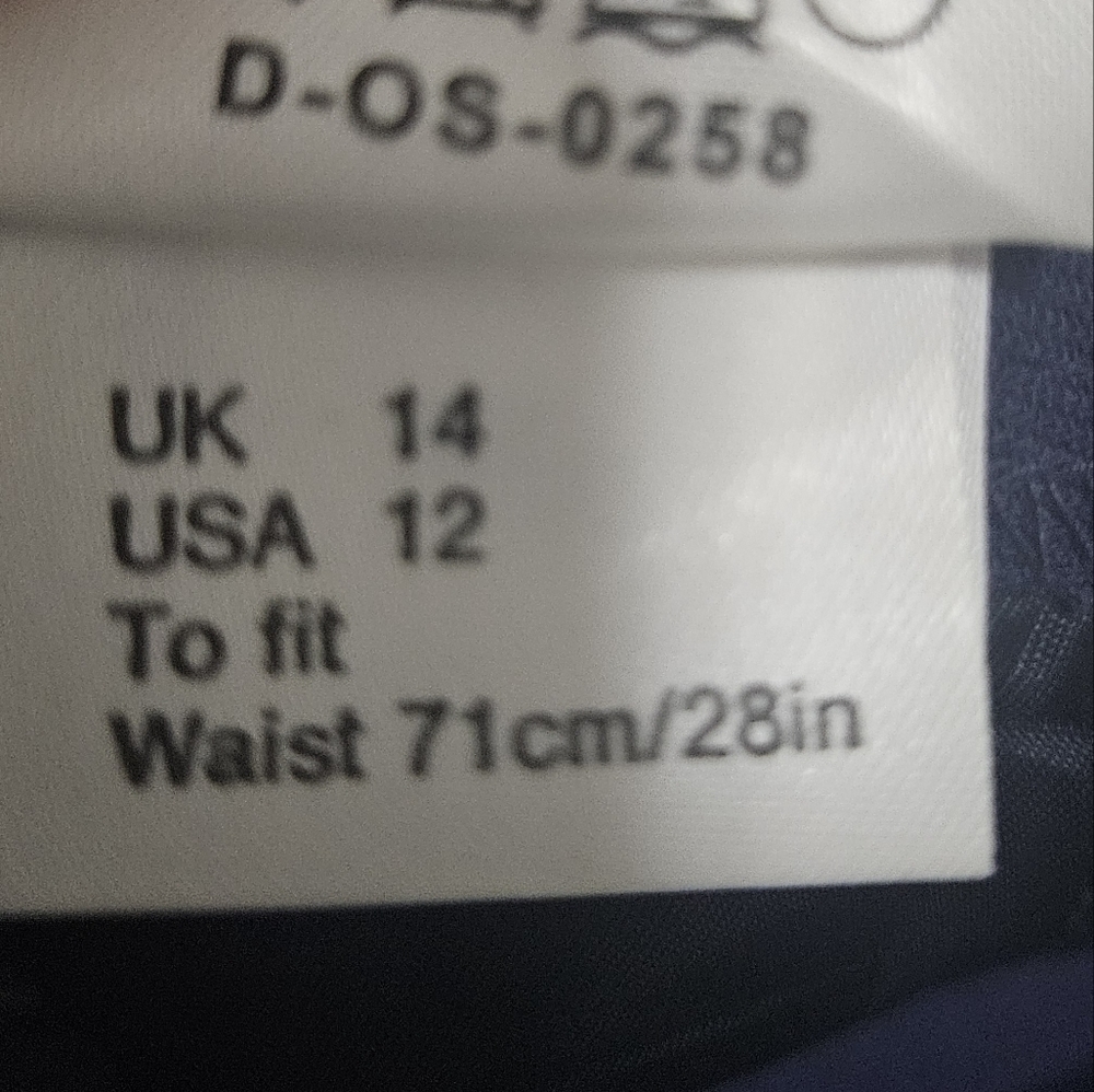 Jaeger made in great Britain pure new wool with viscose blend lining size 12 - Picture 7 of 8